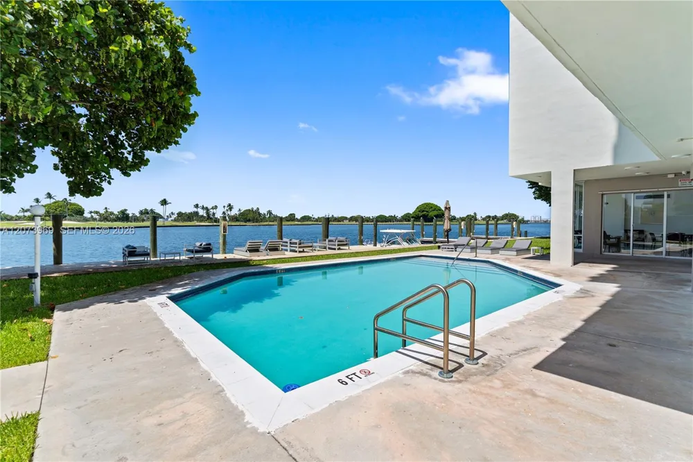 9250 W Bay Harbor Dr #2A Bay Harbor Islands, FL 33154