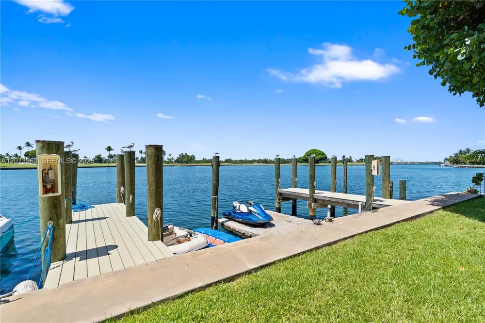 9250 W Bay Harbor Dr #2A Bay Harbor Islands, FL 33154
