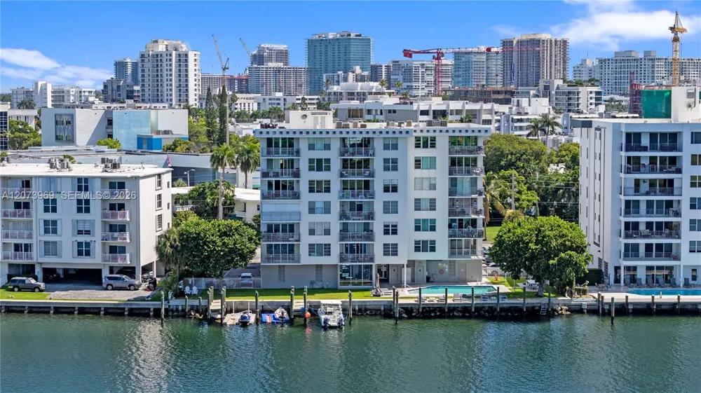 9250 W Bay Harbor Dr #2A Bay Harbor Islands, FL 33154