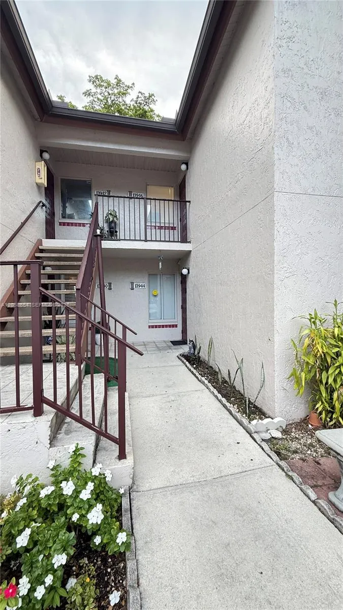 13944 SW 90th Ter #13944 Miami, FL 33186