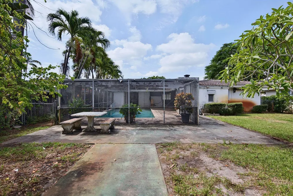 201 NE 29th Street Wilton Manors, FL 33334