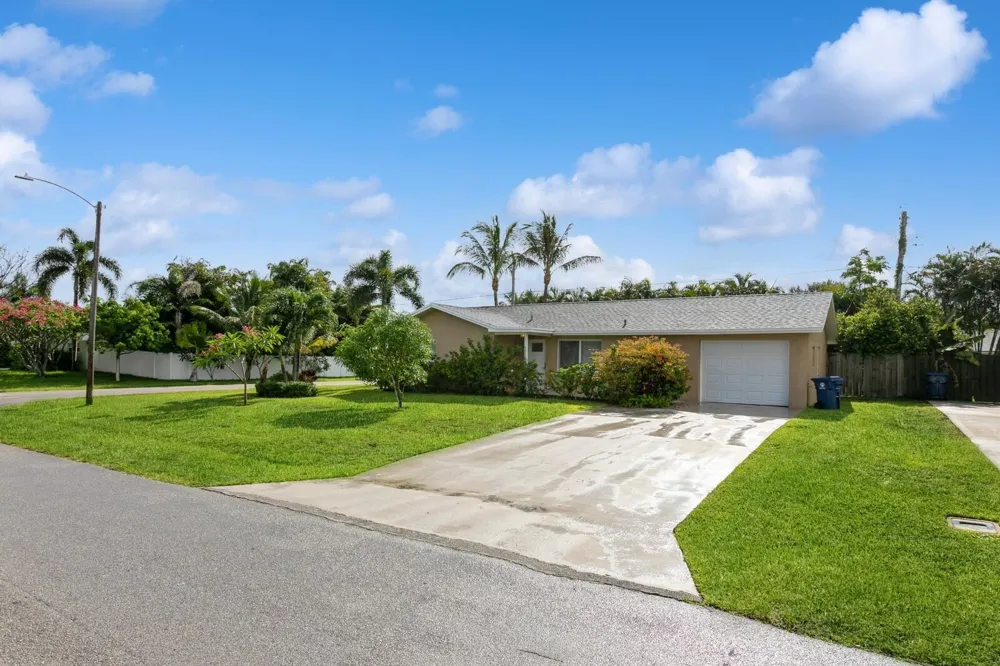 1615 Venus Avenue Jupiter, FL 33469