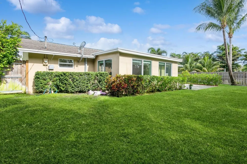 1615 Venus Avenue Jupiter, FL 33469