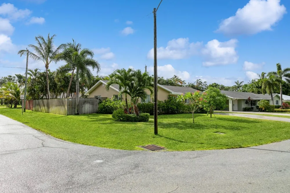 1615 Venus Avenue Jupiter, FL 33469