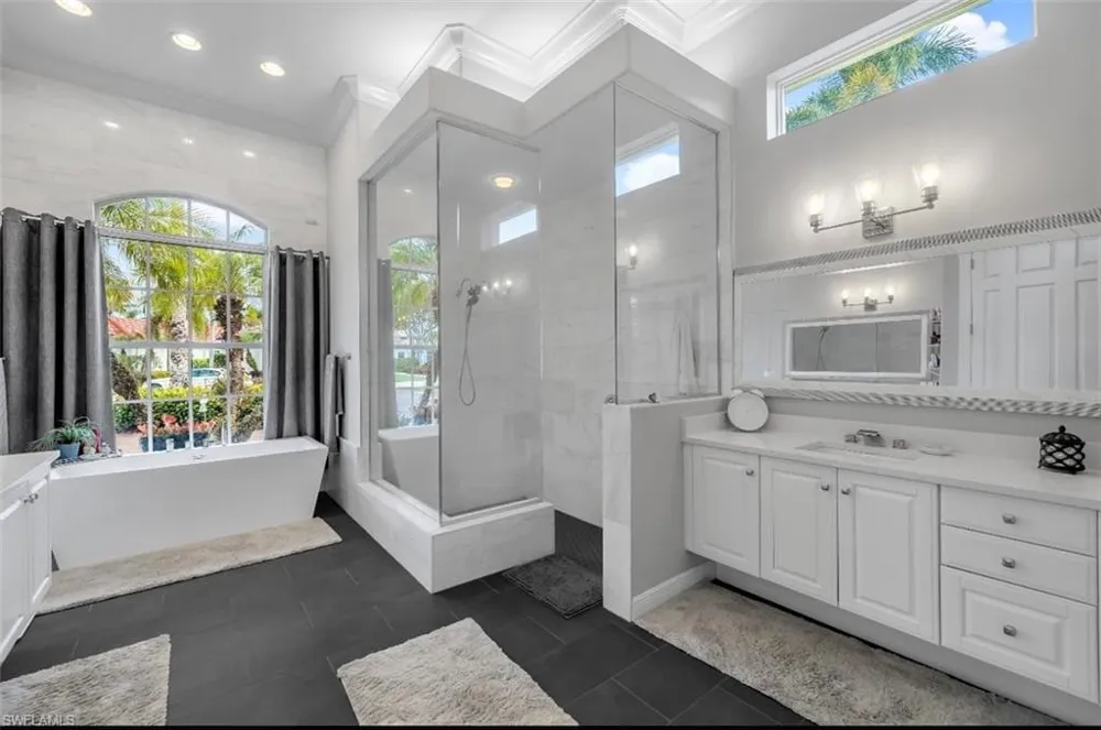 2721 Olde Cypress Drive Naples, FL 34119