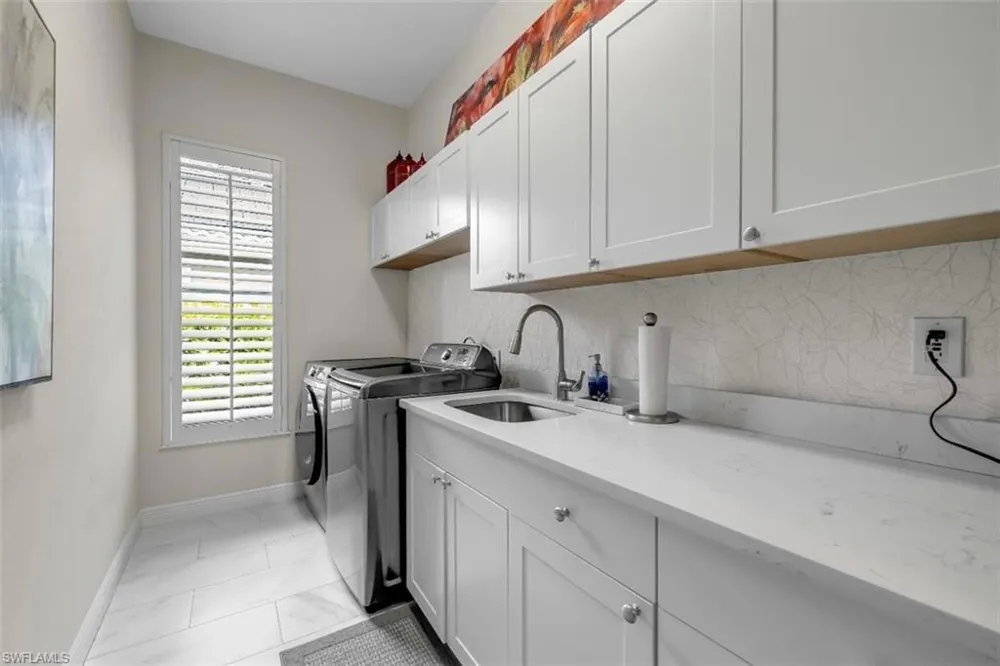 2721 Olde Cypress Drive Naples, FL 34119