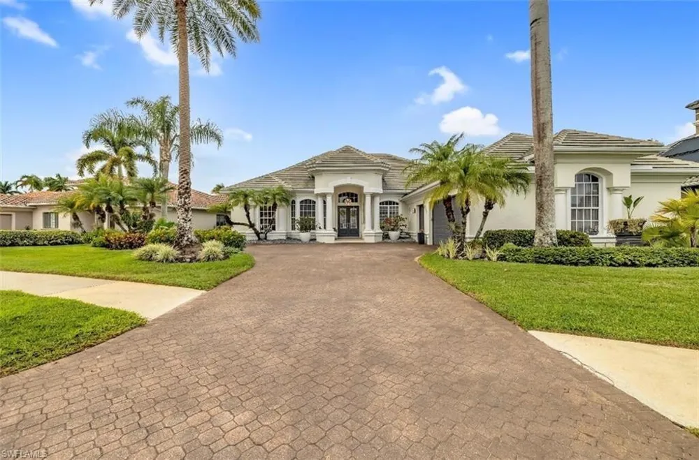 2721 Olde Cypress Drive Naples, FL 34119