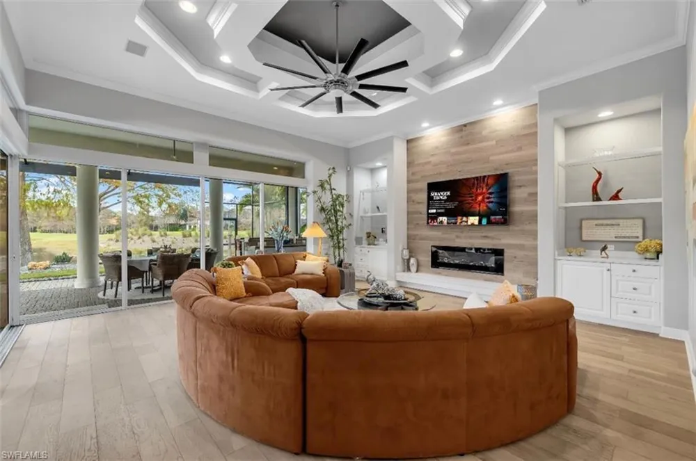2721 Olde Cypress Drive Naples, FL 34119