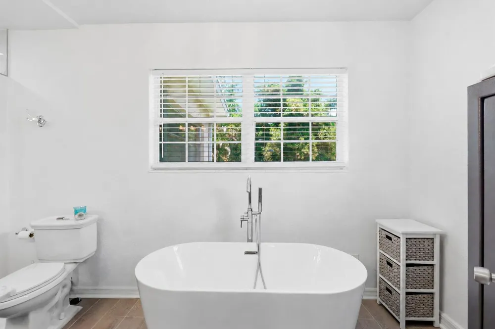 156 Granada Drive Palm Springs, FL 33461