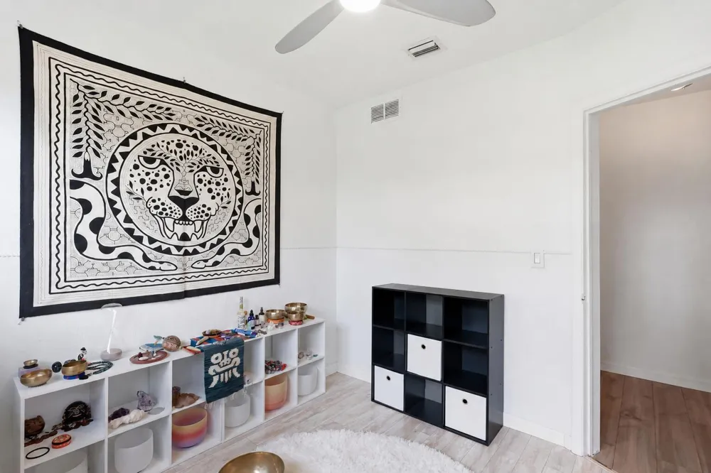 156 Granada Drive Palm Springs, FL 33461