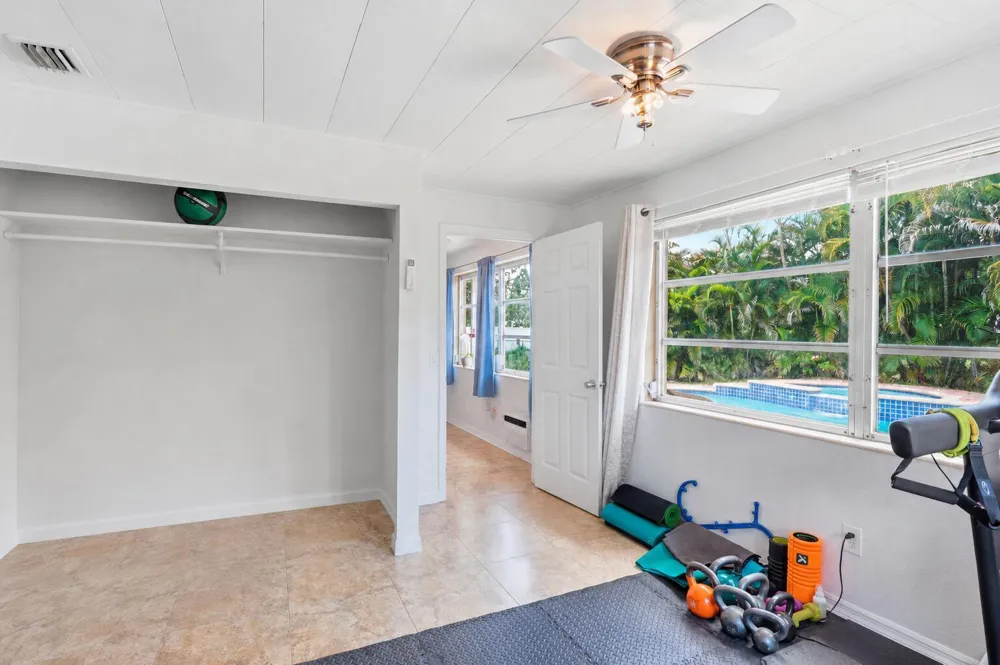 156 Granada Drive Palm Springs, FL 33461