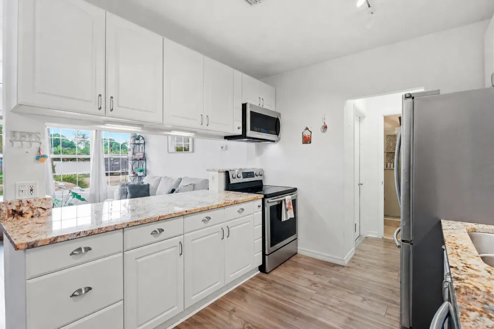 156 Granada Drive Palm Springs, FL 33461