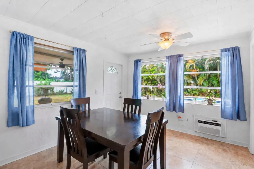 156 Granada Drive Palm Springs, FL 33461