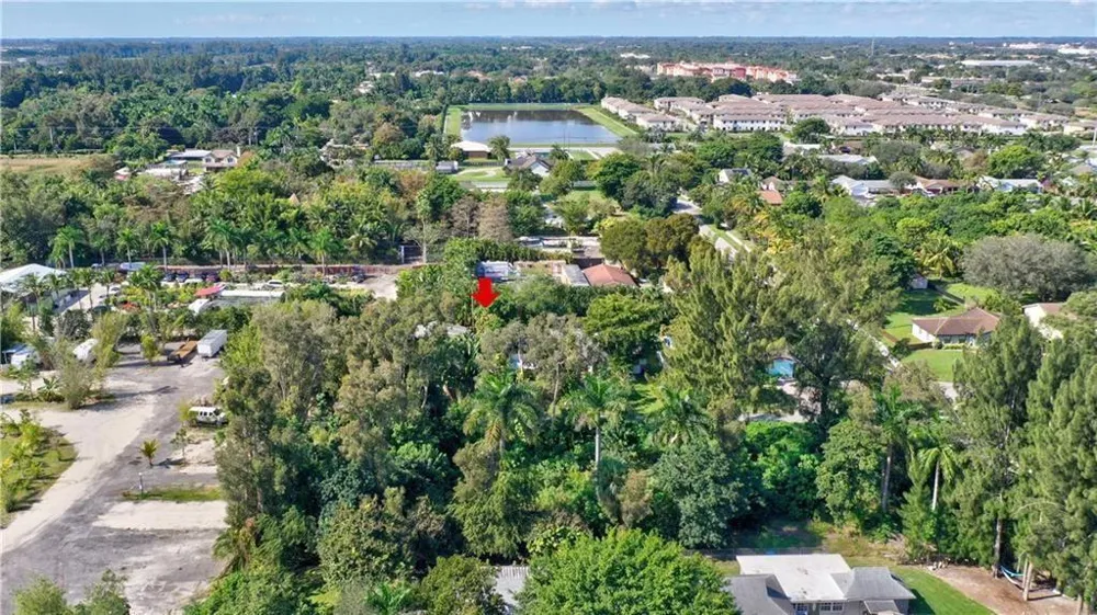 4800 SW 55 TERRACE Davie, FL 33314