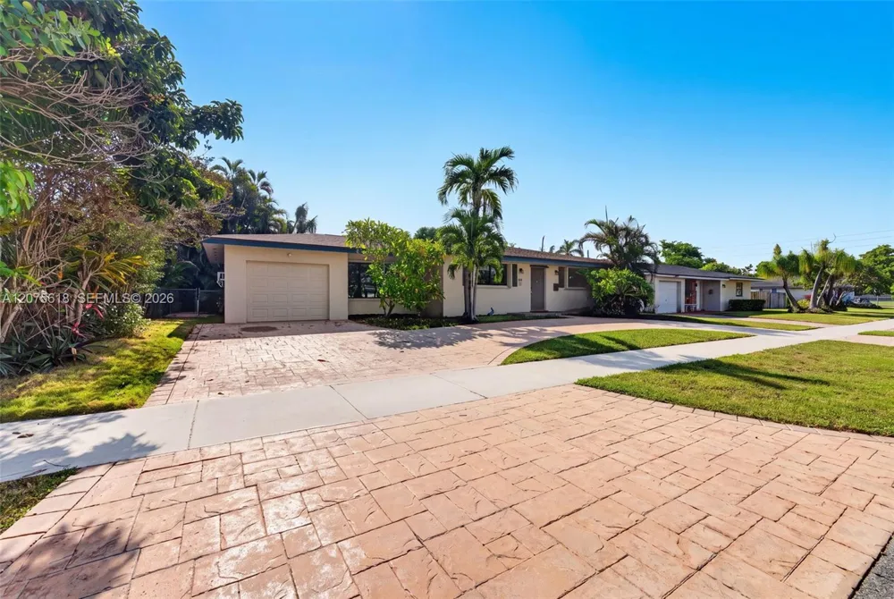 16111 SW 103rd Ct Miami, FL 33157