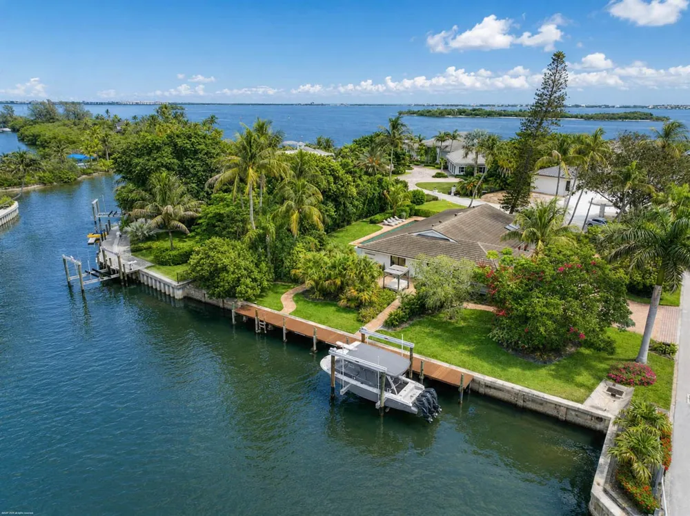 2 ISLAND ROAD Sewalls Point, FL 34996
