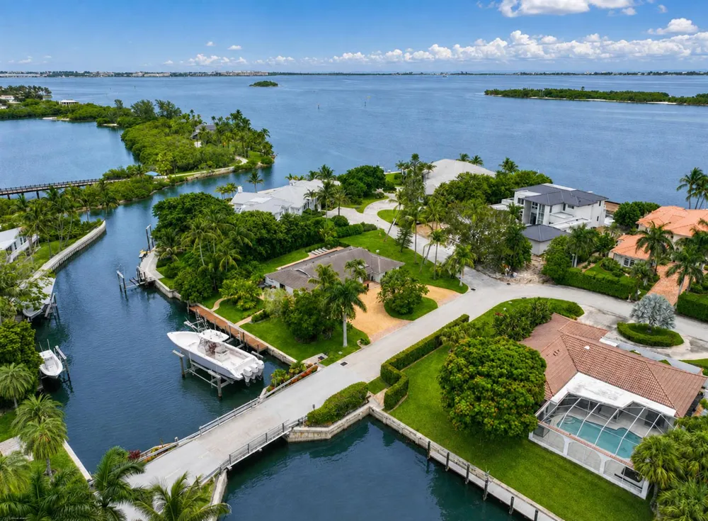 2 ISLAND ROAD Sewalls Point, FL 34996