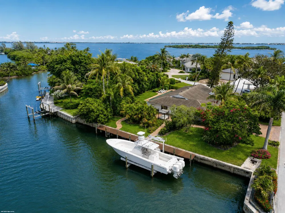 2 ISLAND ROAD Sewalls Point, FL 34996