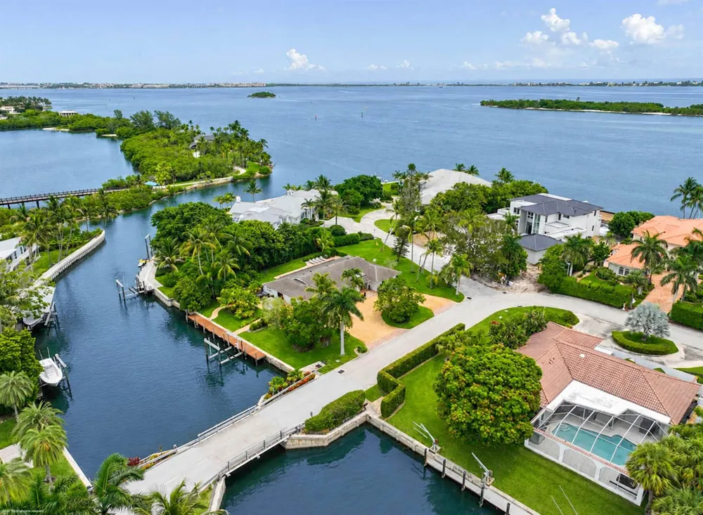 2 ISLAND ROAD Sewalls Point, FL 34996