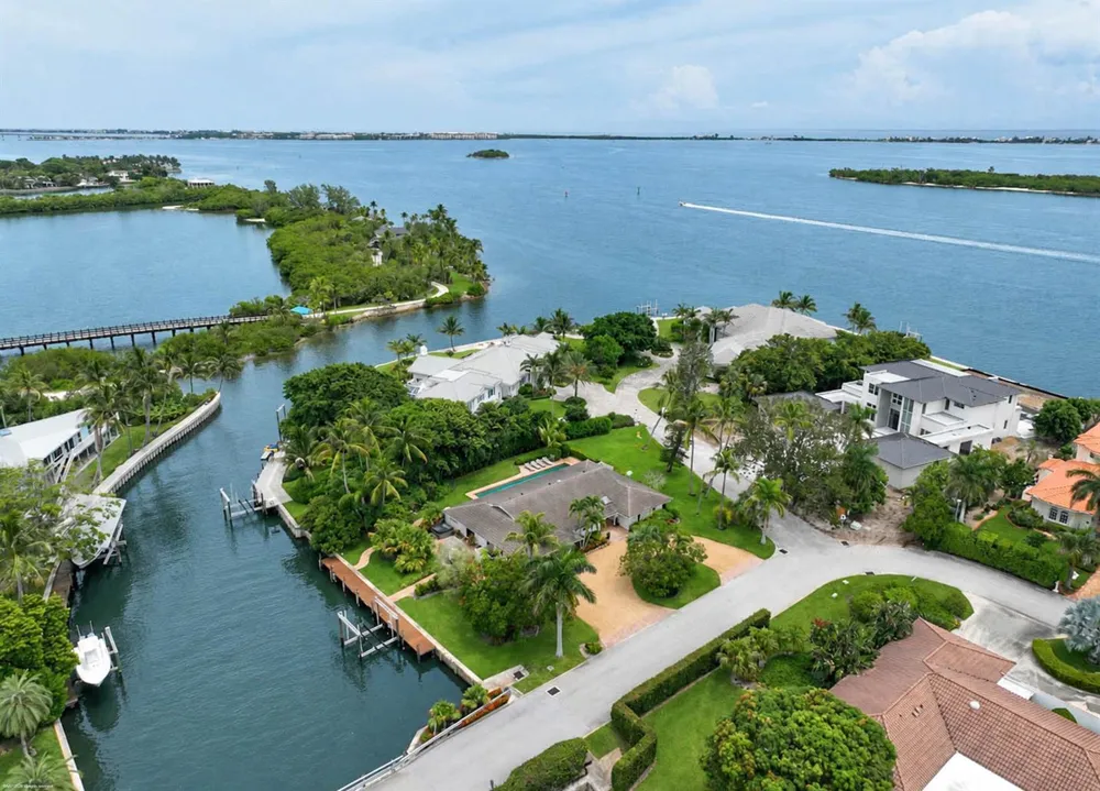 2 ISLAND ROAD Sewalls Point, FL 34996