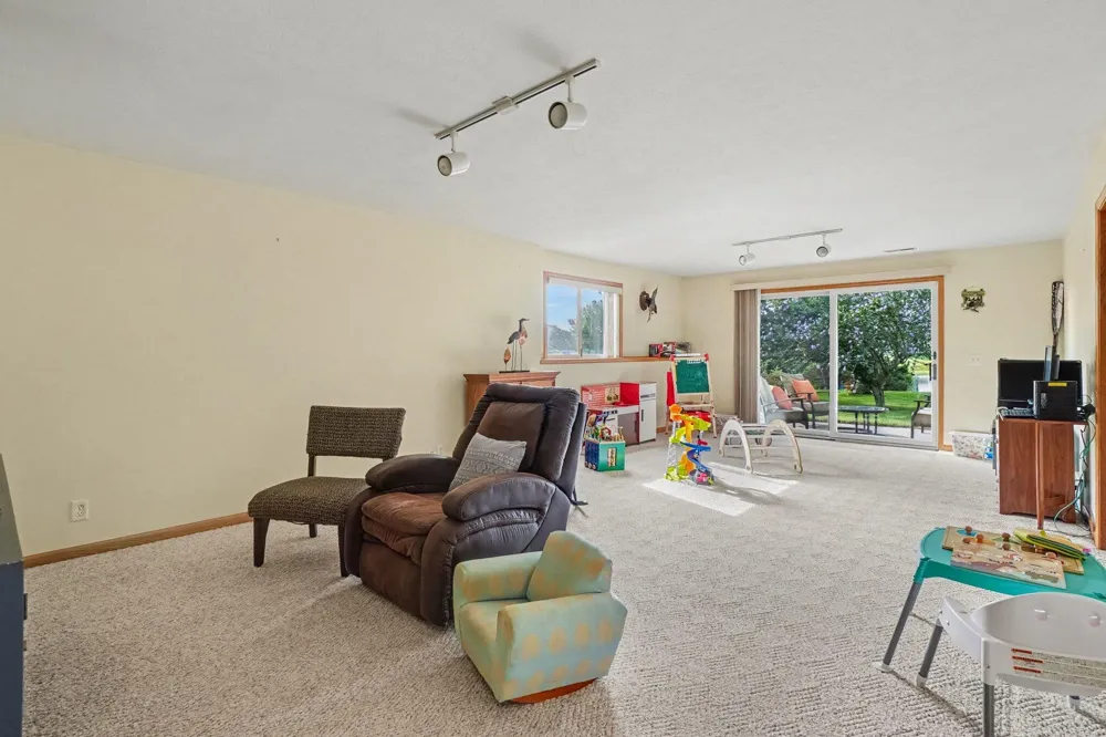 2985 Riley Ridge Road Holland Charter Township, MI 49424