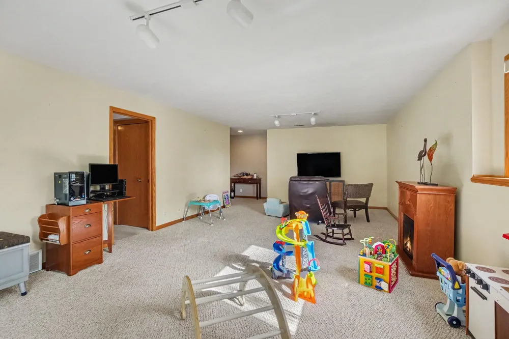 2985 Riley Ridge Road Holland Charter Township, MI 49424