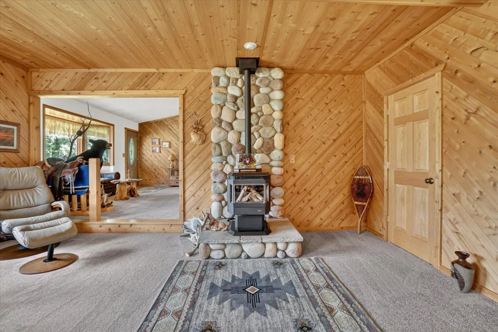 10077 Maple Hill Road Reynolds Township, MI 49329