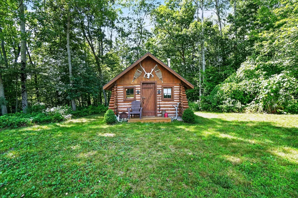 10077 Maple Hill Road Reynolds Township, MI 49329
