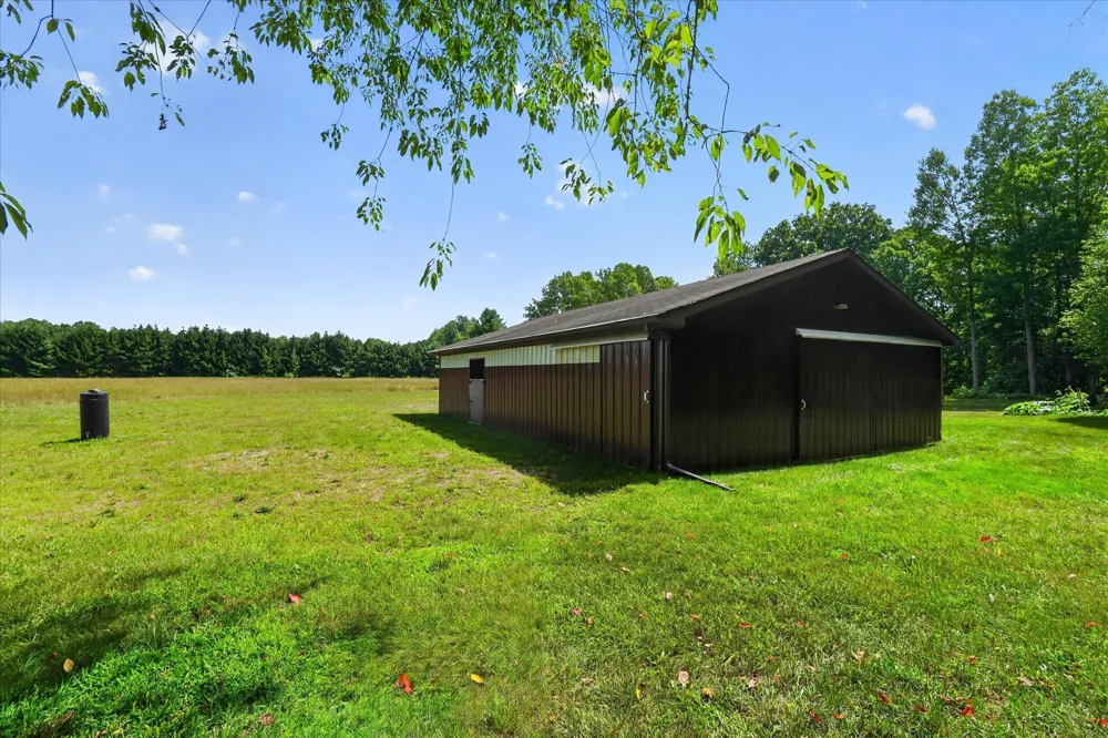 10077 Maple Hill Road Reynolds Township, MI 49329
