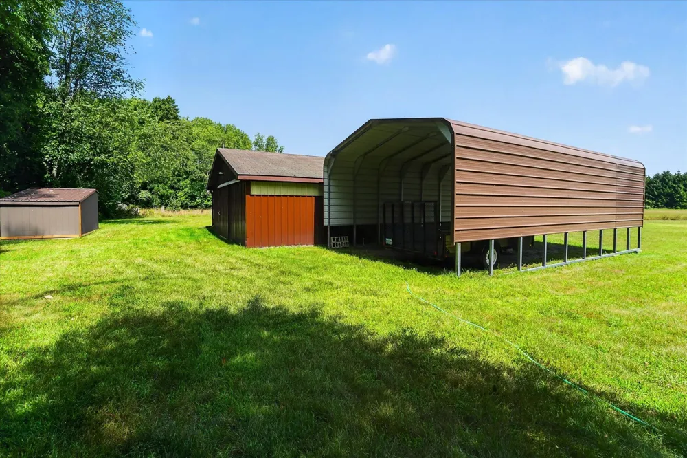 10077 Maple Hill Road Reynolds Township, MI 49329