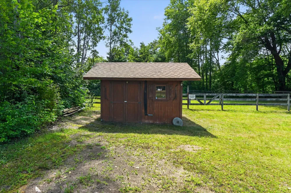10077 Maple Hill Road Reynolds Township, MI 49329