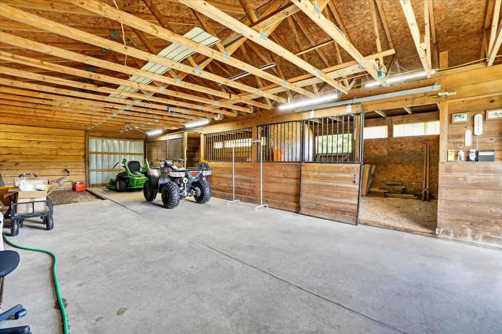 10077 Maple Hill Road Reynolds Township, MI 49329