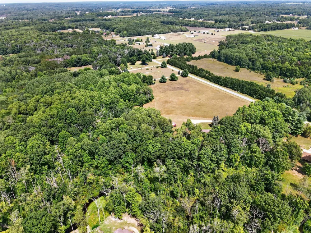 10077 Maple Hill Road Reynolds Township, MI 49329