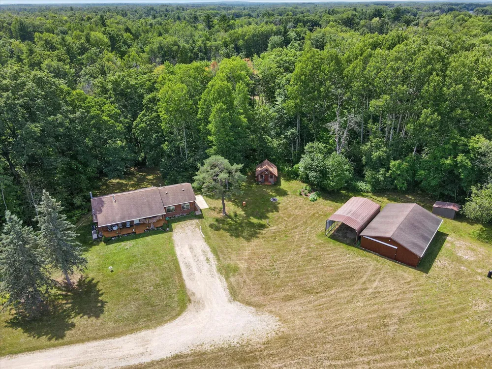 10077 Maple Hill Road Reynolds Township, MI 49329