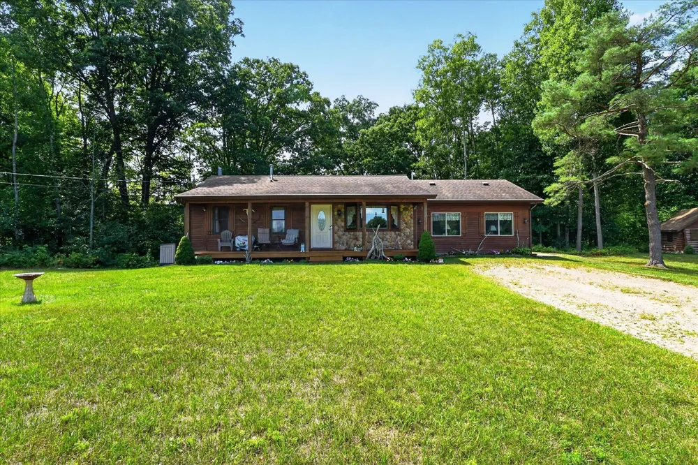10077 Maple Hill Road Reynolds Township, MI 49329