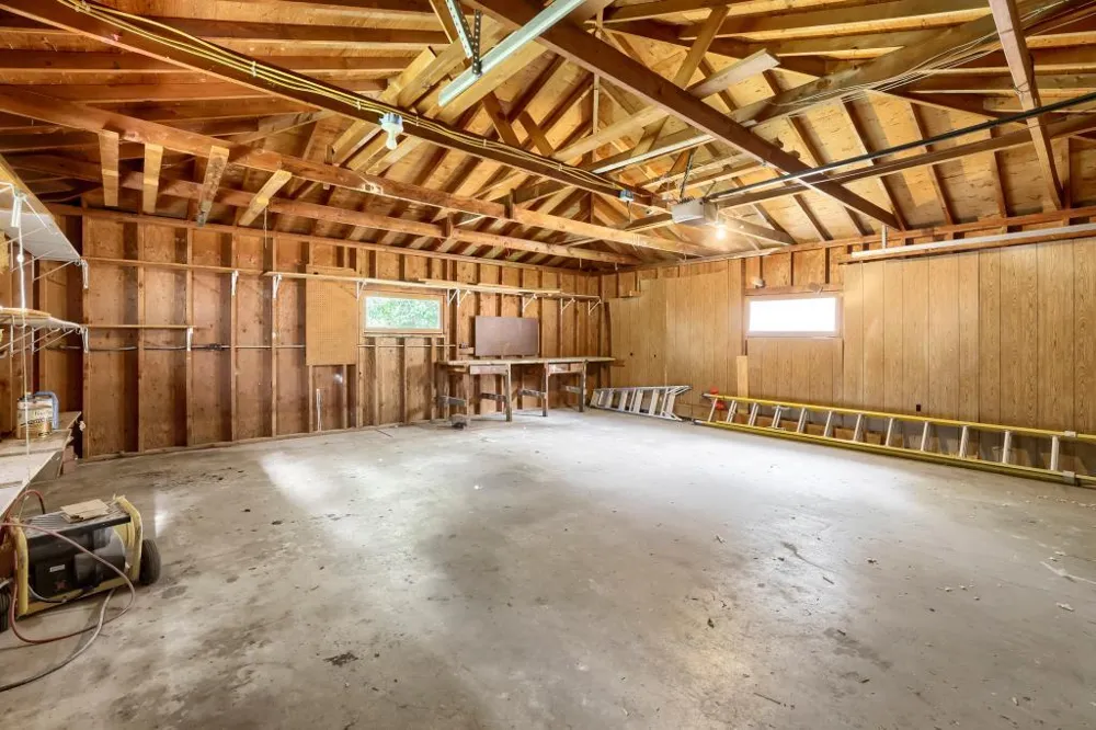 8536 15th Avenue S Bloomington, MN 55425