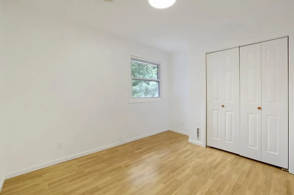 8536 15th Avenue S Bloomington, MN 55425