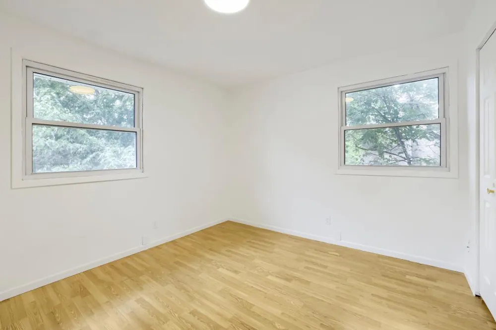 8536 15th Avenue S Bloomington, MN 55425