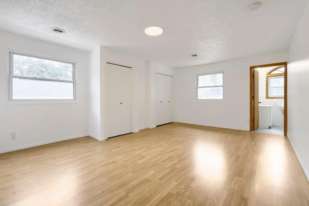8536 15th Avenue S Bloomington, MN 55425