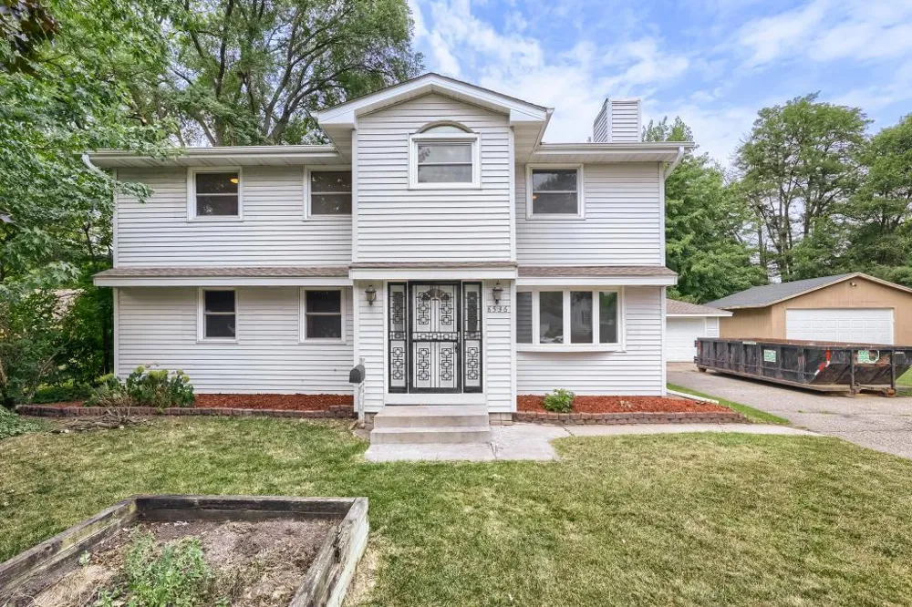 8536 15th Avenue S Bloomington, MN 55425