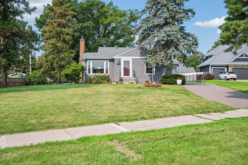 425 Turners Crossroad Golden Valley, MN 55422