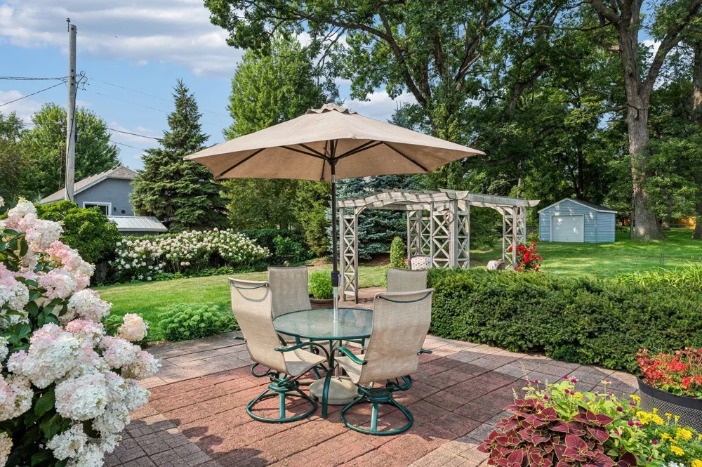 425 Turners Crossroad Golden Valley, MN 55422