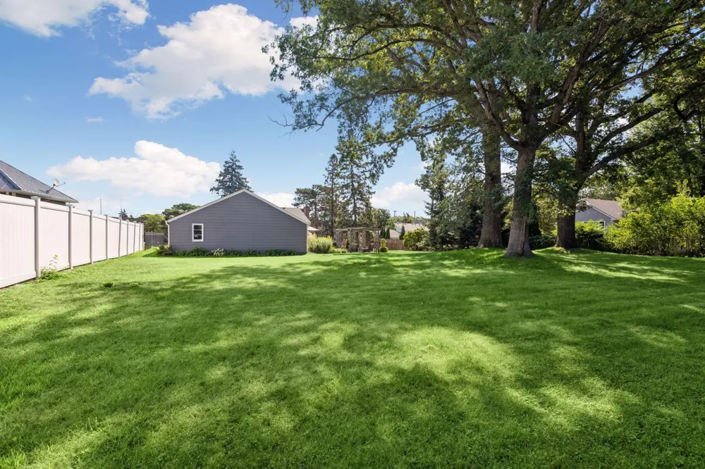 425 Turners Crossroad Golden Valley, MN 55422