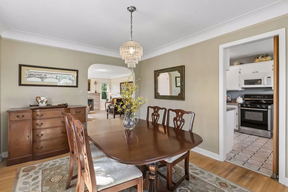 425 Turners Crossroad Golden Valley, MN 55422