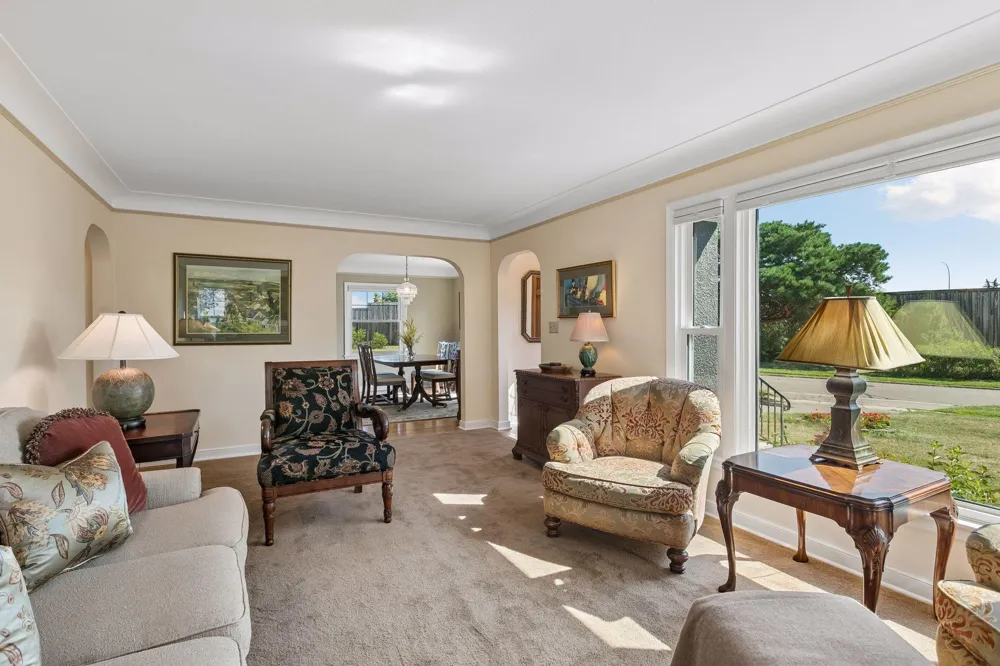 425 Turners Crossroad Golden Valley, MN 55422
