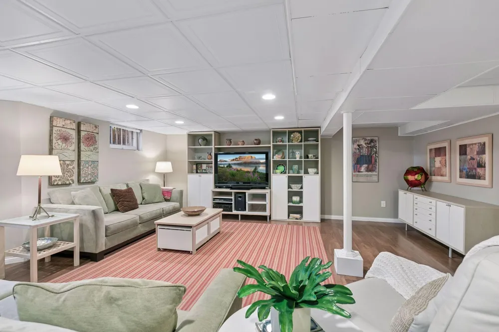 425 Turners Crossroad Golden Valley, MN 55422