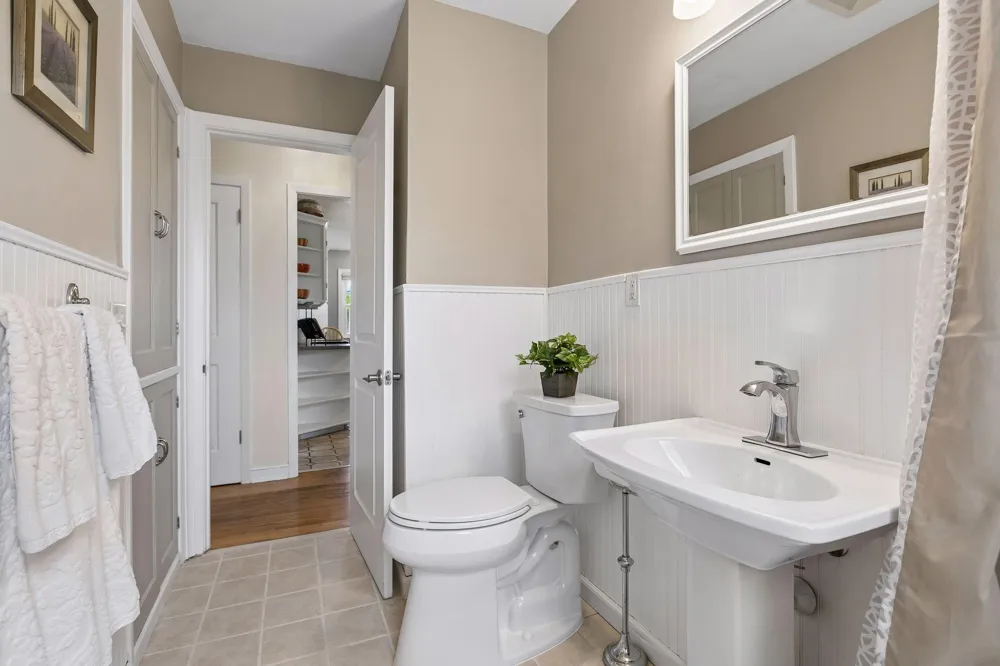 425 Turners Crossroad Golden Valley, MN 55422