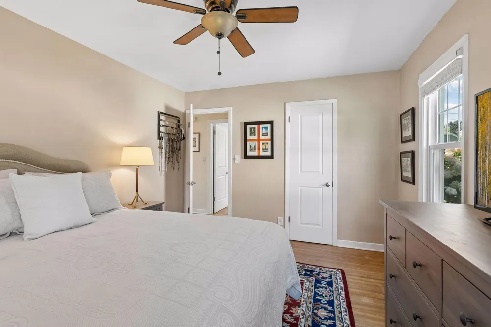 425 Turners Crossroad Golden Valley, MN 55422