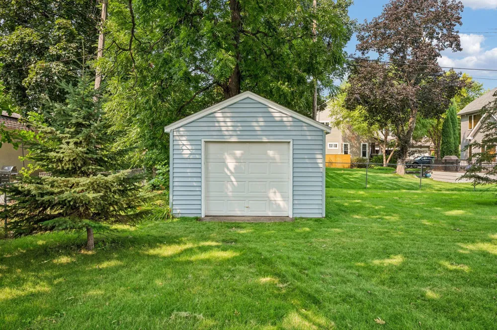 425 Turners Crossroad Golden Valley, MN 55422