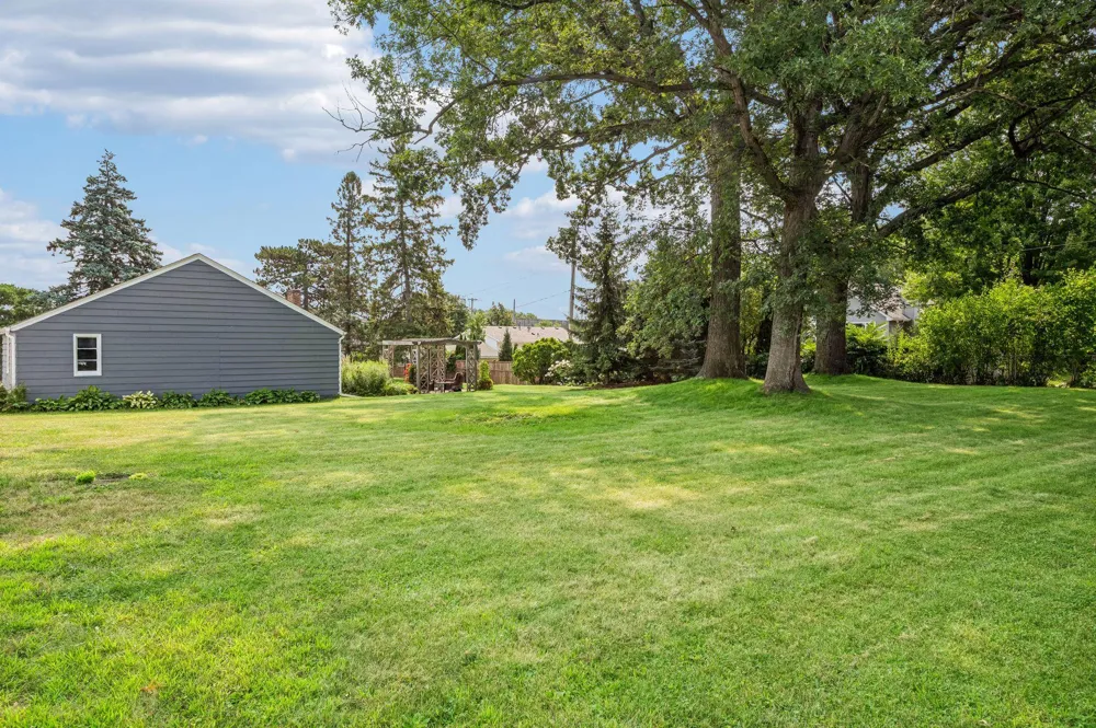 425 Turners Crossroad Golden Valley, MN 55422